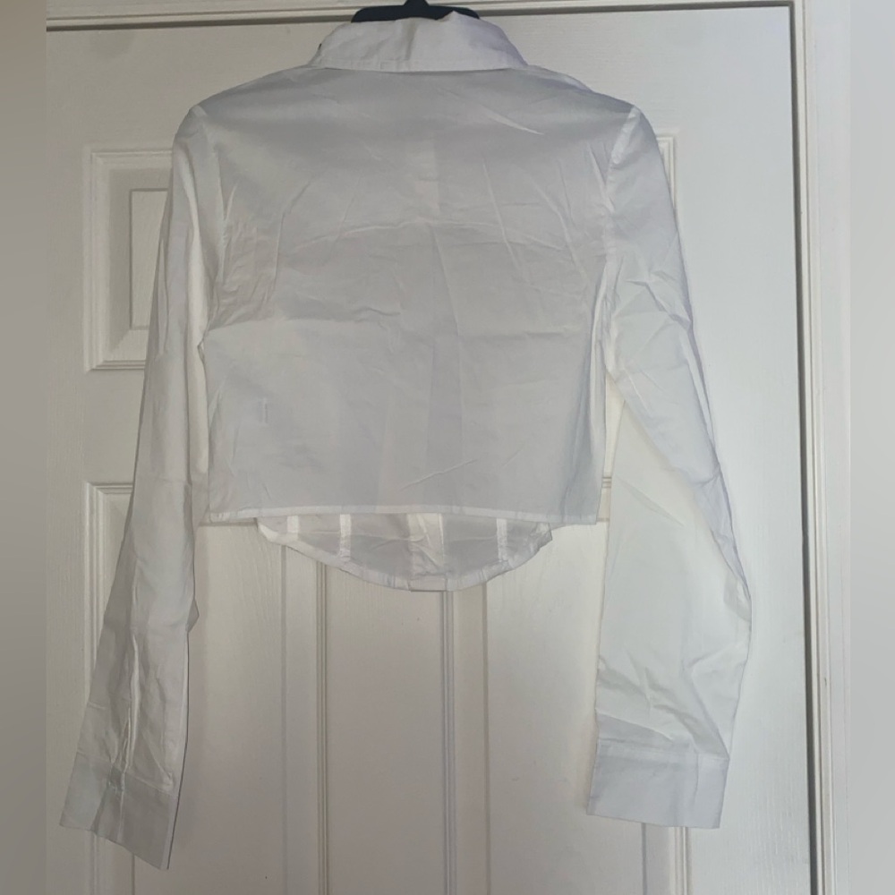 White Blouse Cut-Out crop - NWT - Fashion Nova - Picture 8 of 8